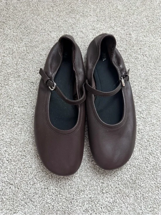 Brown Mary flats brown