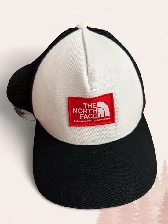The North Face Heritage Patch Trucker Hat Black White Flexfit 110 Unisex
