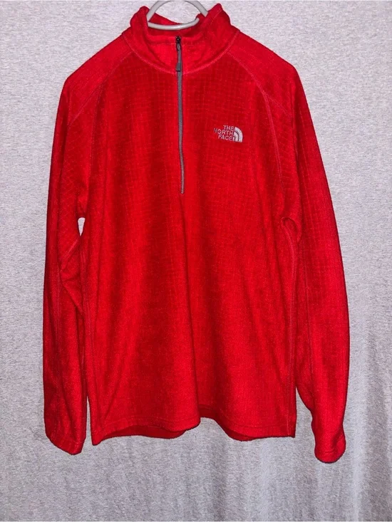 The North Face Men's Red Half-Zip Fleece Pullover