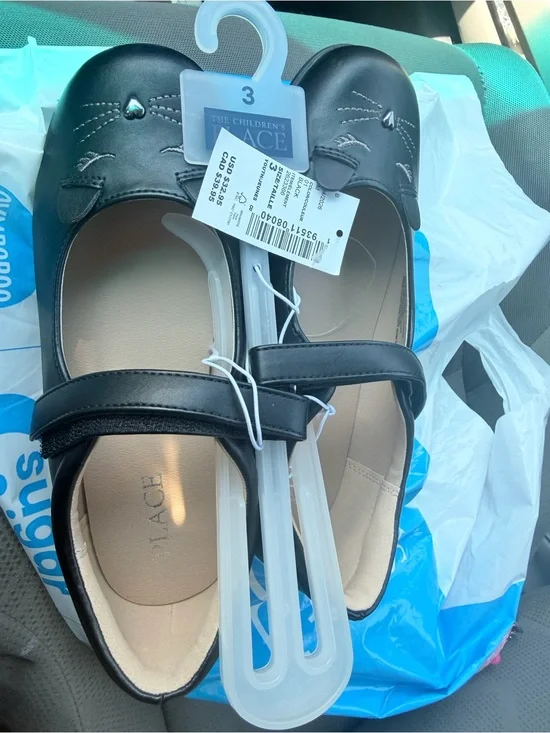 The Children's Place Black Girls' Mary Jane Flats with Heart Accent