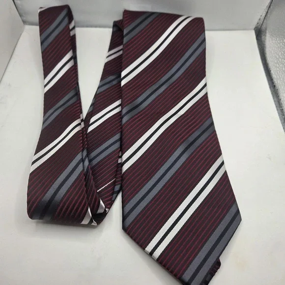 Bergamo New York X-Long Men's Tie Diagonal Stripes Burgundy Silver Black 3.75x66