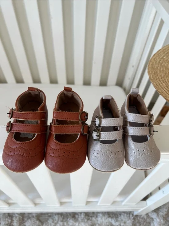 Kids Mary Jane Shoes in Brown and Light Pink