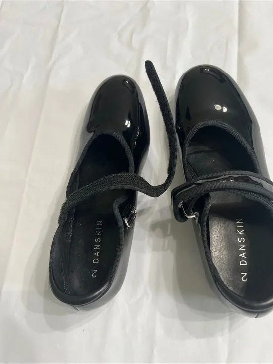 Tap Shoes for Dance. Danskin Black Patent Mary Jane Flats with Strap