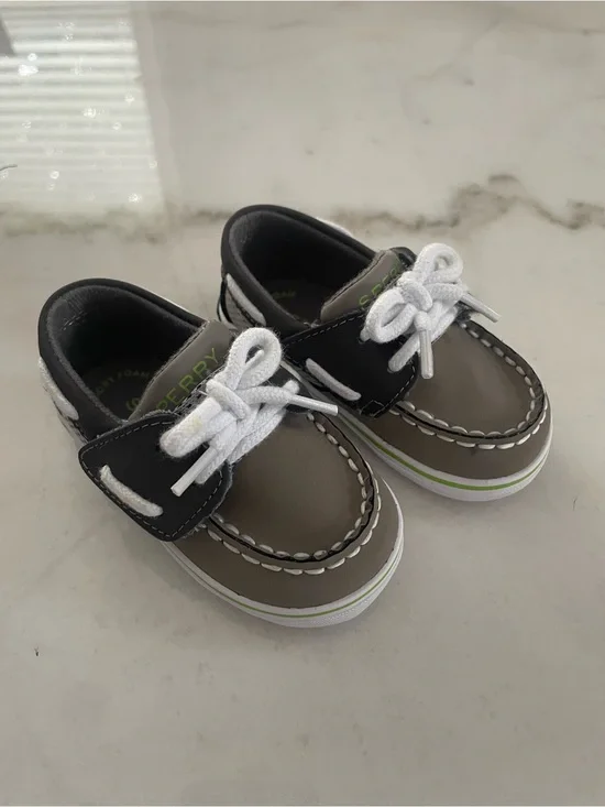 NWT Sperry Kids Taupe and Black Boat Shoes with White Laces Baby size 3 #0204