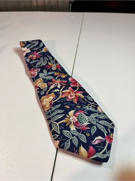 Men's Gino Pompell Navy Floral Silk Tie - Elegant Floral Pattern