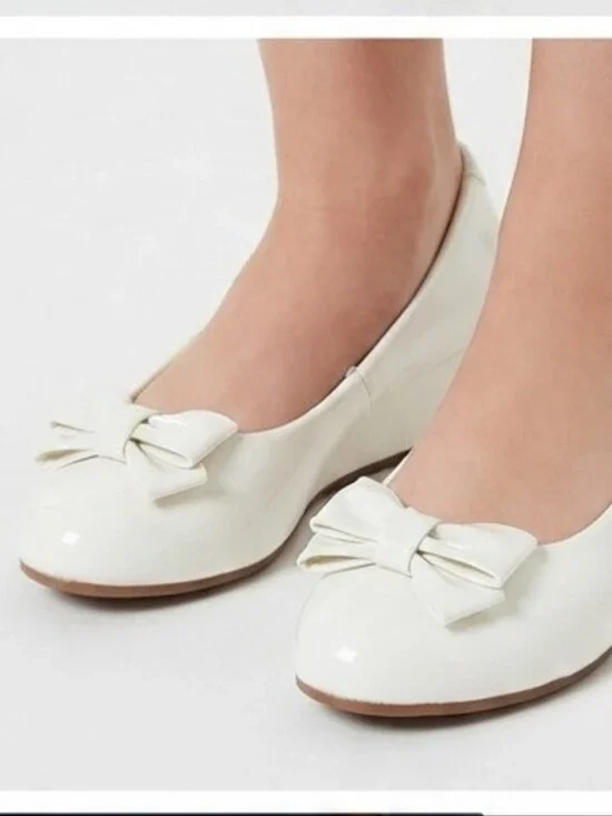 White Bow Low Wedge Dress Shoes Heels Size 5M Youth Kids Special Event GB Girls