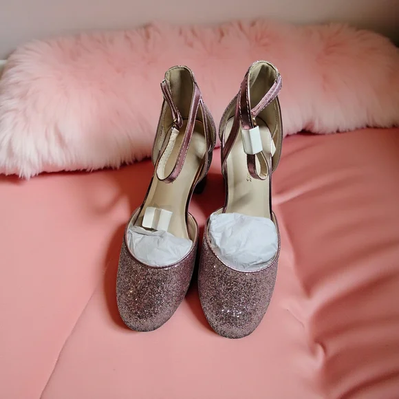 NWOT Girls Size 2 Dream Pairs Pink Glitter Heels