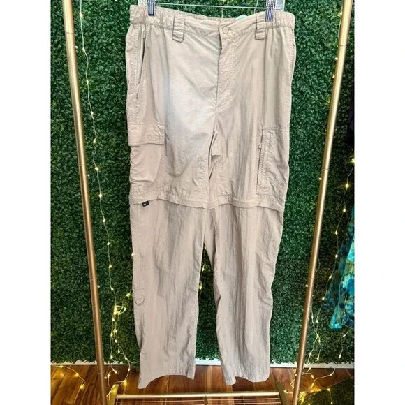 NORTH FACE LARGE khaki zip off pants with pockets beige excellent condition