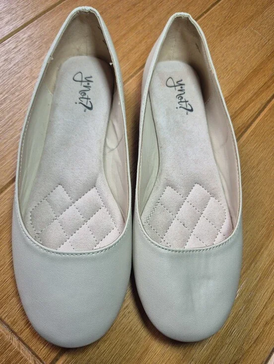 NWOT- Y-Not Thesis Ballet Flats - Big Girls Size‎ 4.5