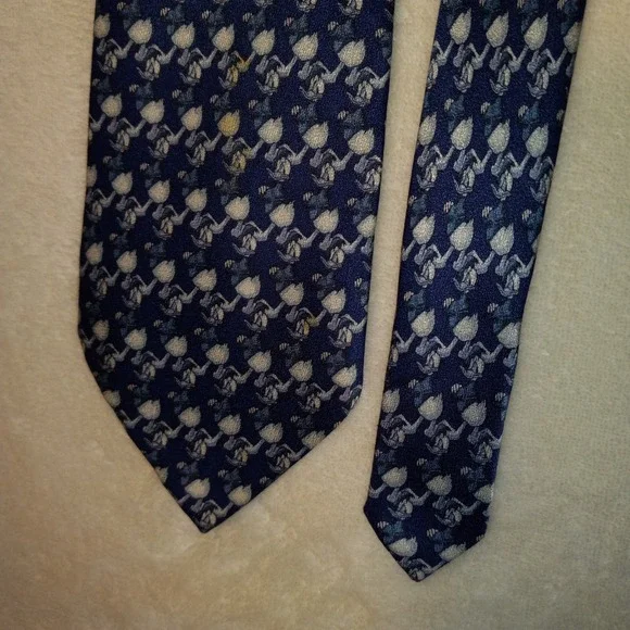 Walt Disney World Donald Duck Silk Tie Handmade Pattern All Over Cartoon
