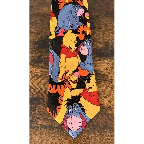 Vintage Disney Winnie The Pooh Tigger Eeyore Piglet Neck Tie 56