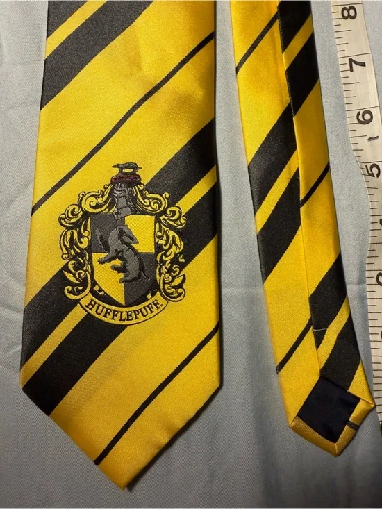 Harry Potter Hufepuff Yellow and Black Striped Men's Tie