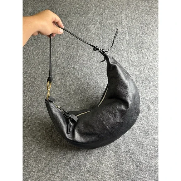 M.Gemi Eleonora Crescent Leather Hobo Bag Made in Italy, Size One Size