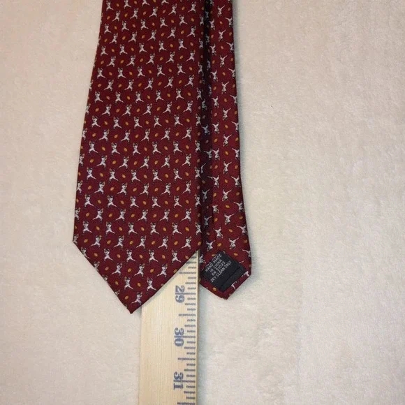 Jos A Bank THE MIRACLE COLLECTION age 10 Football RN 51093 all silk hand made