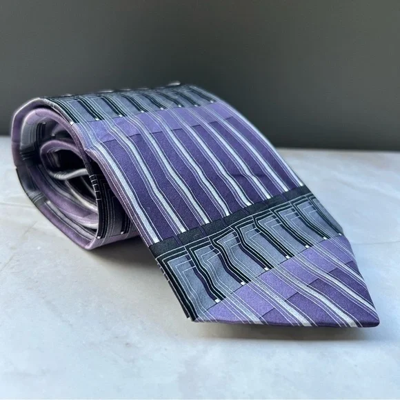 Covington 60” Purple and Black Geometric Men's Tie
