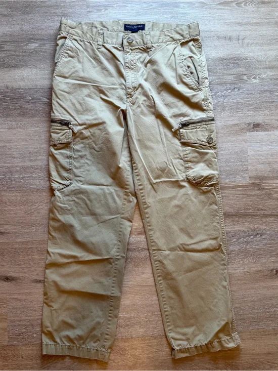Banana Republic Men's Cargo Pants in Tan