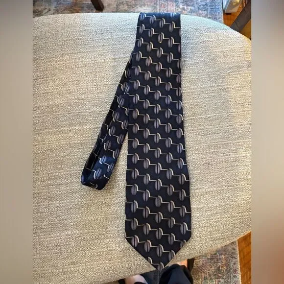 Louis Roth men’s navy neck tie