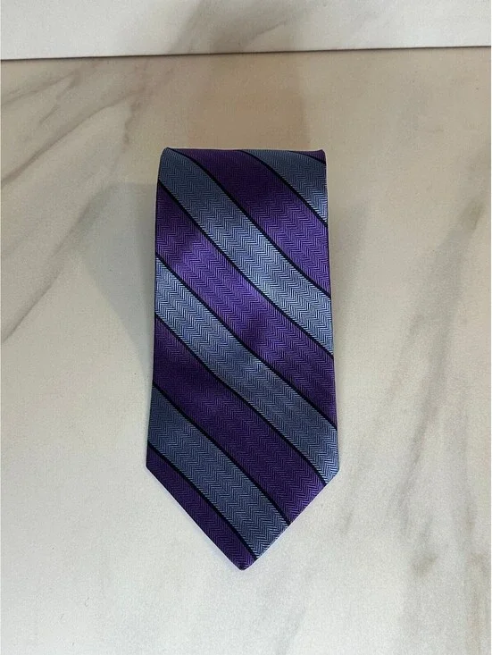 Brooks Brothers purple blue herringbone diagonal striped 100% silk tie preppy
