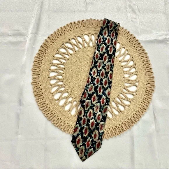 ✨Vintage Dior Red and Blue Print Standard Tie