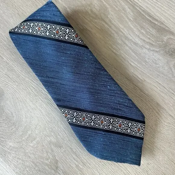 Vintage Johnny Carson Blue Diagonal Stripe Tie 70s 80s Classic Nubby