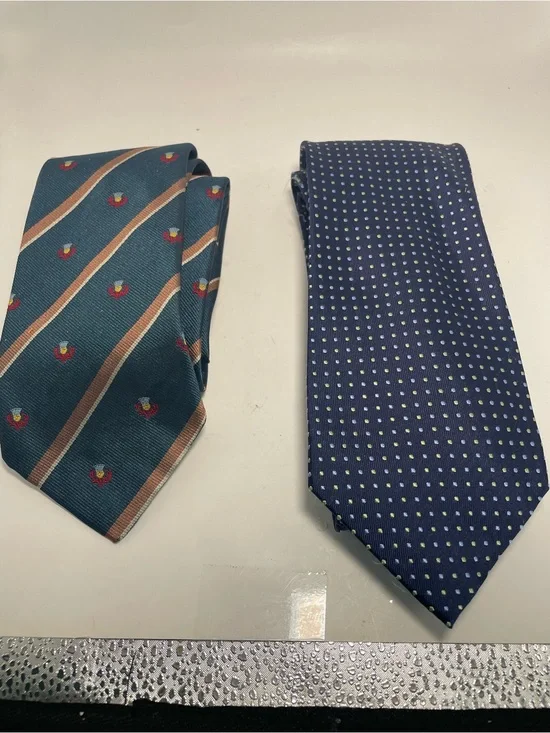 Men’s ties one Brooks Brothers silk & other Chaps tie 2 in set