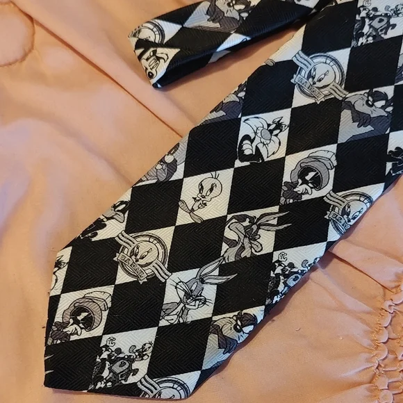 Vintage LOONEY TUNES Black and White Tie 4