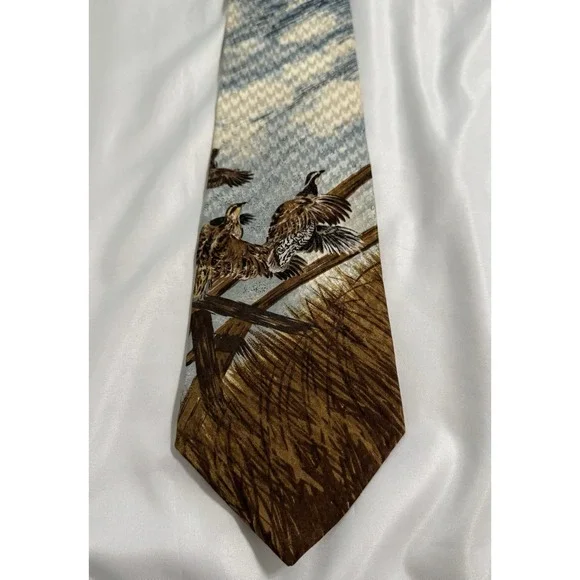 VTG Hathaway Men's Silk Tie Novelty Outdoors Sportsman Quail Birds Flying