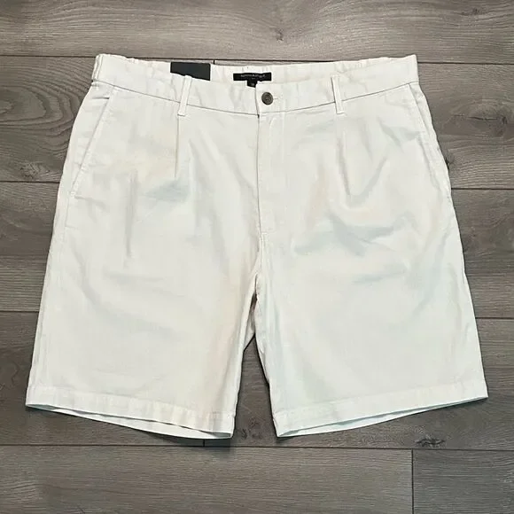 Banana‎ Republic Pleated Tan Casual Shorts Size 36