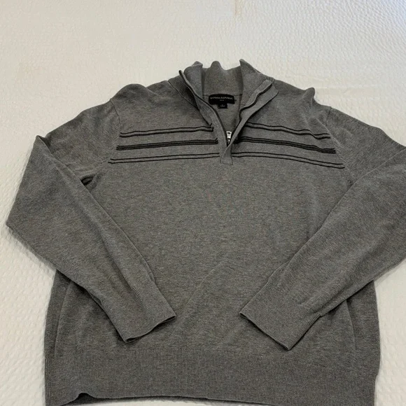 Banana Republic Gray Zip-Up Sweater with Black Accents men’s size medium‎