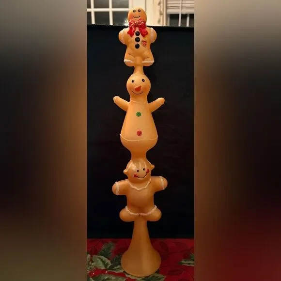 Charming Gingerbread Glass Tree Topper