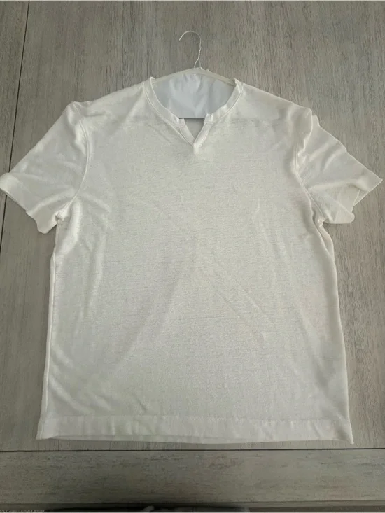 Banana Republic Men's Cream V-Neck Short-Sleeve Knit Sweater