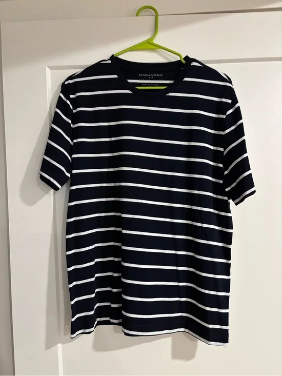 Banana Republic Men’s Black and White Striped Crewneck T-Shirt