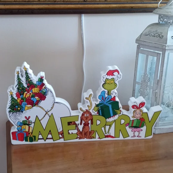 Grinch wood decor. Scratch and dent