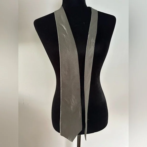 DKNY 100%‎ Silk Tie