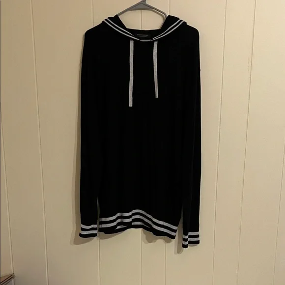 Banana Republic Hoodie with White Stripes Size L