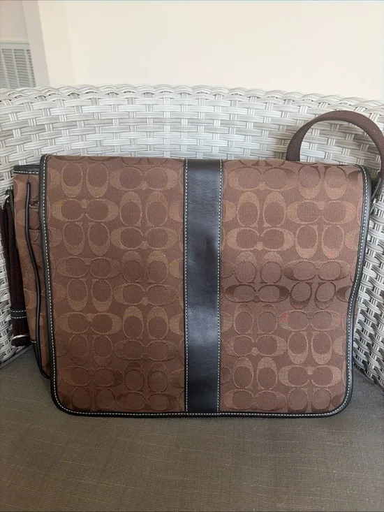 Coach Leather Signature Messenger Bag Shoulder Bag - Excellent