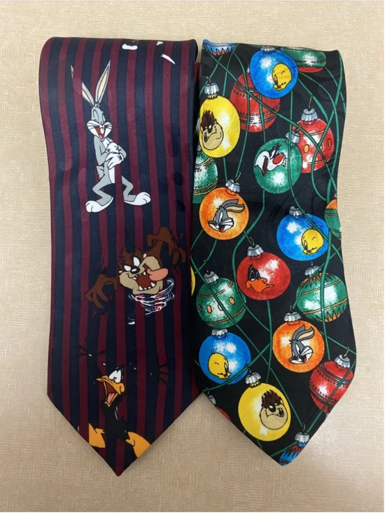 Lot 2 Looney Toons Mens Neck Ties Tazmanian Devil Bugs Bunny Daffy Duck Tweety..