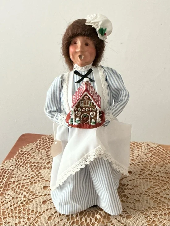 1997 Byers Choice Baker Lady w/Gingerbread House