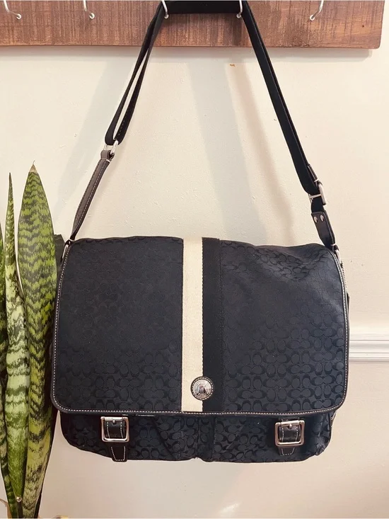 Coach Vintage Signature Voyager Messenger Bag Black with Ivory Stripe