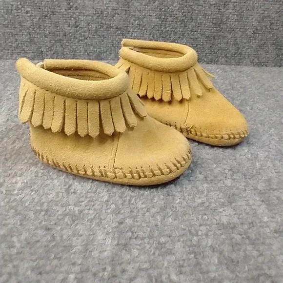 Minnetonka Infant Tan Suede Fringe Moccasin‎ Soft Sole Boots 1187 Size 1
