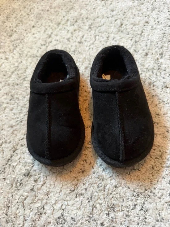 Cat & Jack Black Kids Cozy Slip-On Moccasins size 9 toddler Euc