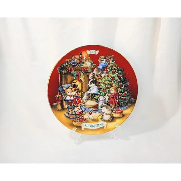 Sharing Christmas with Friends 1992 Avon Christmas Plate