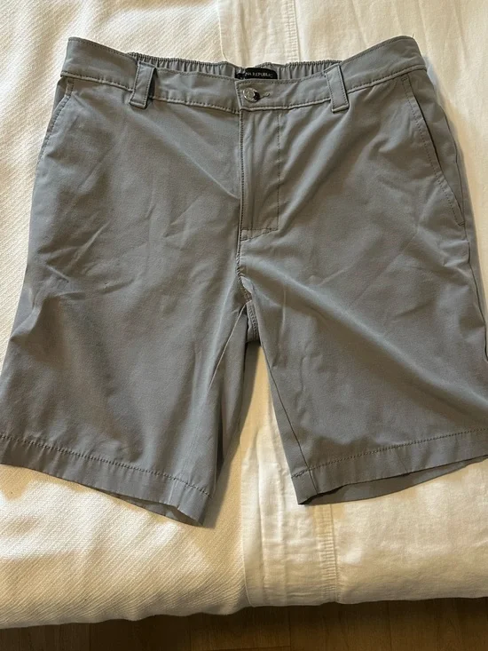 Banana Republic Men's Light Gray Flat-Front Shorts