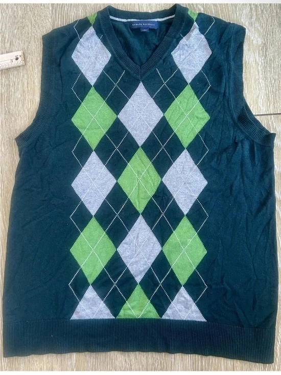 Men's Dark Green Argyle V-Neck Sweater Vest - Green & Gray