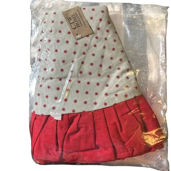 CTW Home Collection Festive Tree Skirt Red Star Pattern Ruffled Bottom New‎