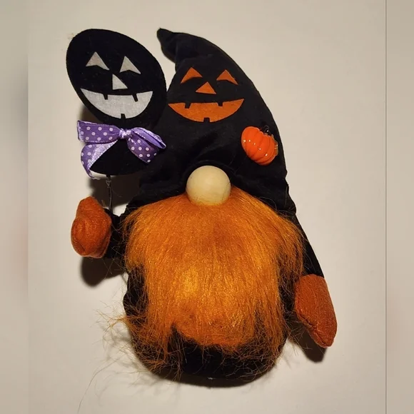 NWOT Halloween Gnome Girl Witch‎ Elf Plush Balloon Decor Farmhouse Plaid KZ