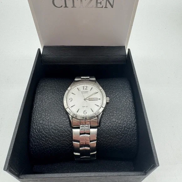 Citizen Quartz Mens Watch Silver Tone Stainless Steel Day Date WR50 2500-S074504