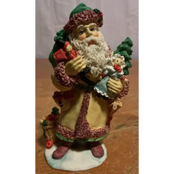 1995 Bronson Collectibles Scotland's First Footer Old World Santas By Stevenson