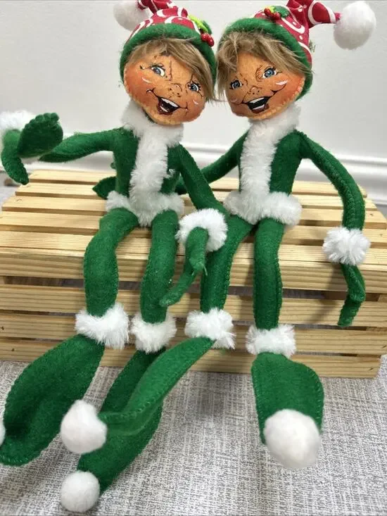 Set Of 2 Annalee Christmas Elf Figurines Green Fabric 14” Hand Painted Bendable