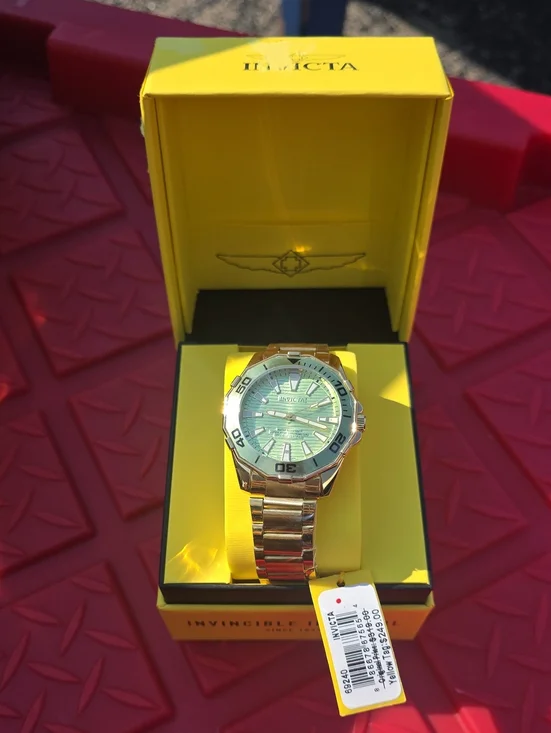 420.  Invicta Diver Meridian Men's Watch - 46mm. Gold (69240)